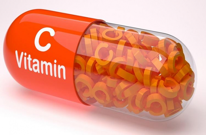 Cha mẹ có thể bổ sung vitamin C cho trẻ lười ăn thông qua viên uống - Ảnh minh họa: Internet