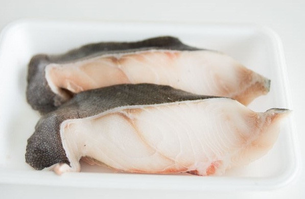 Chị Lan Anh (Bắc Ninh) từng được thưởng thức cá tuyết Na Uy cho biết, thịt cá này trắng như ngọc trai, có vị thơm nhẹ và ít tanh. Ảnh: Cahoangde.