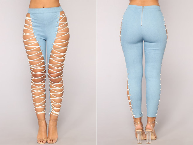 Ngày 6/5, thương hiệu thời trang Fashion Nova đăng tải trên Instagram mẫu quần jeans phom dáng kỳ lạ. Mặt trước chỉ có mảnh jeans nhỏ, cùng sợi dây trắng đan xen phơi bày hết đôi chân trần của người mặc.