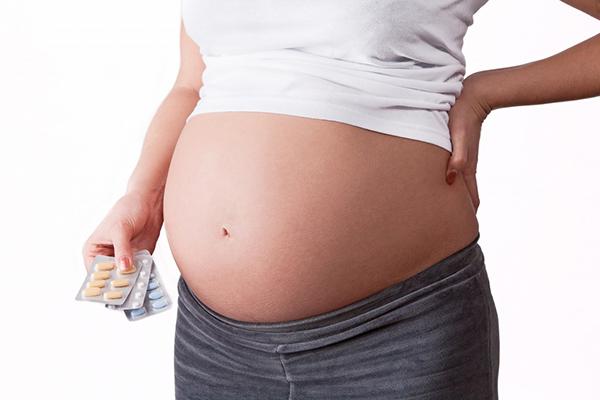 Bị dọa sảy thai mẹ bầu nên bổ sung thuốc nội tiết
