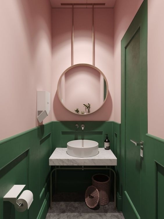 Sự kết hợp giữa màu xanh và màu hồng phấn cho phòng tắm là ý tưởng mà bạn có thể tham khảo.