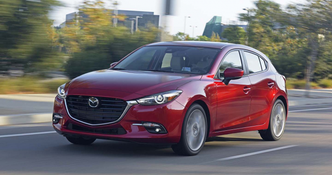 Giá xe ôtô hôm nay 13/10: Mazda 3 có giá 659-750 triệu đồng.