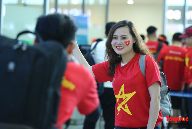 Trong ngày 29/8, sẽ có các chuyến bay tăng cường từ Việt Nam sang Malaysia . Trong đó tại Hà Nội, hãng hàng không quốc gia phối hợp với các công ty lữ hành du lịch: Hanoi Redtours, Bluesky Travel để thuận lợi cho các cổ động viên trong việc đi lại và vào sân cổ vũ.