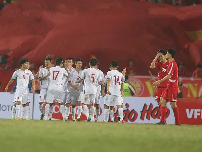Đội tuyển Việt Nam vừa trải qua trận hòa 1-1 với CHDCND Triều Tiên và lên đường sang Qatar tập huấn trước khi đến UAE dự Asian Cup. Ảnh: NGỌC DUNG