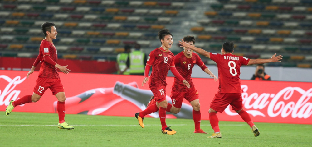   Đội tuyển Việt Nam vừa phải chống đỡ Iran, vừa phải tính toán thể lực cho trận quyết đấu Yemen.