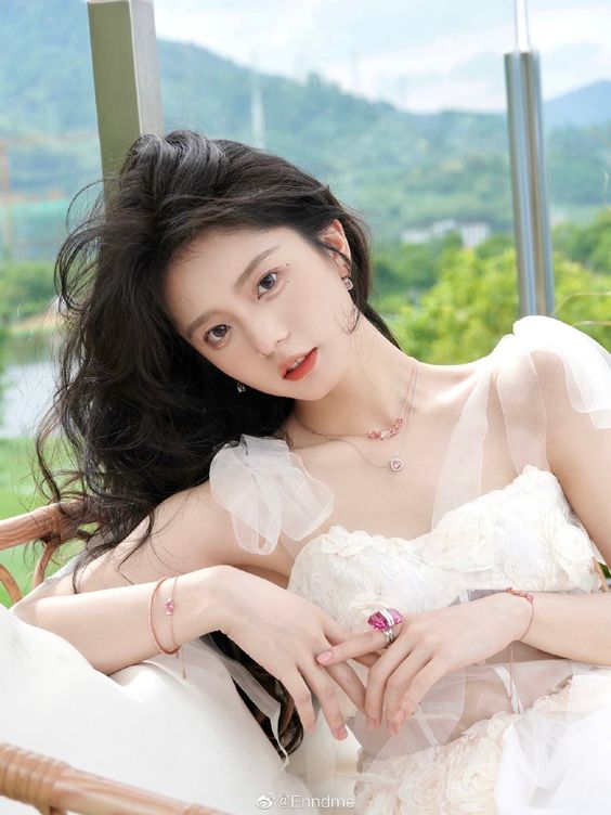 Người Tuổi Tỵ độc thân sẽ có một ngày ấm áp, hạnh phúc bên đối tượng mà bạn đang tìm hiểu trong ngày Tam Hợp nâng đỡ - Ảnh minh họa: Internet