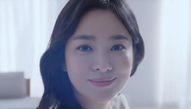  Đây là clip đầu tiên Song Hye Kyo làm đại diện thương hiệu được đăng tải sau khi ly hôn