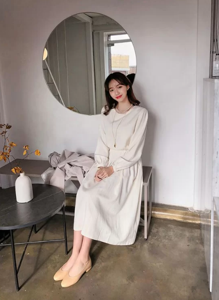 Lấy cảm hứng từ vẻ đẹp của những chiếc váy vintage, nhiều nhà mốt đã mang tới các trang phục giúp phái đẹp thêm phần thanh nhã khi đi làm.