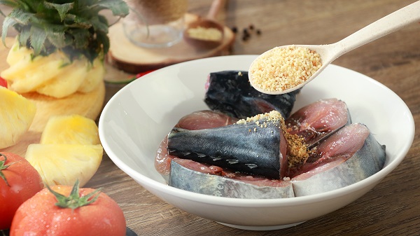  Nguyên liệu món cá ngừ kho với thơm - Ảnh minh họa: Internet