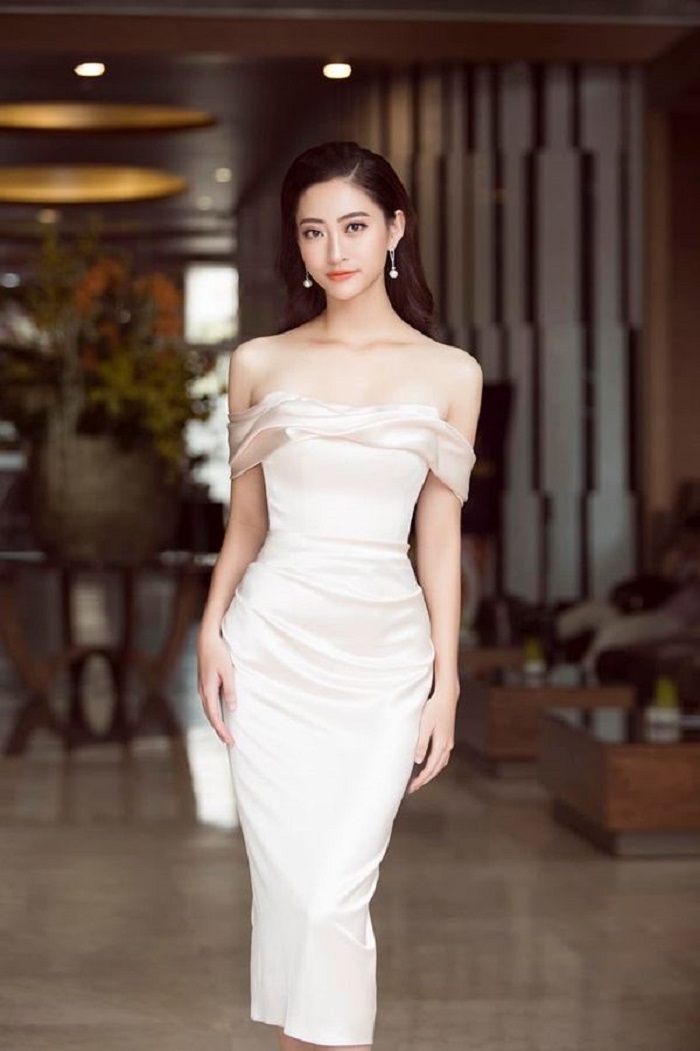  Không cần khoác lên người bộ váy cầu kỳ như trong bộ ảnh đăng quang, hoa hậu thế giới Việt Nam 2019 Lương Thùy Linh vẫn 