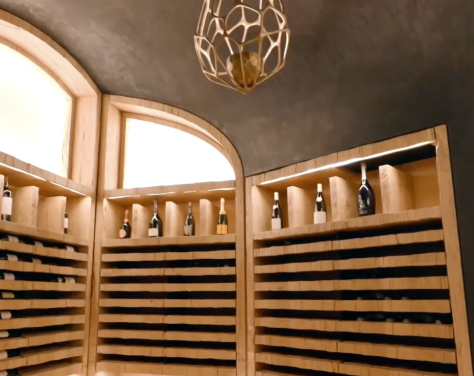  Một hầm rượu lớn. (Ảnh: Senada Adzem / Vimeo) 