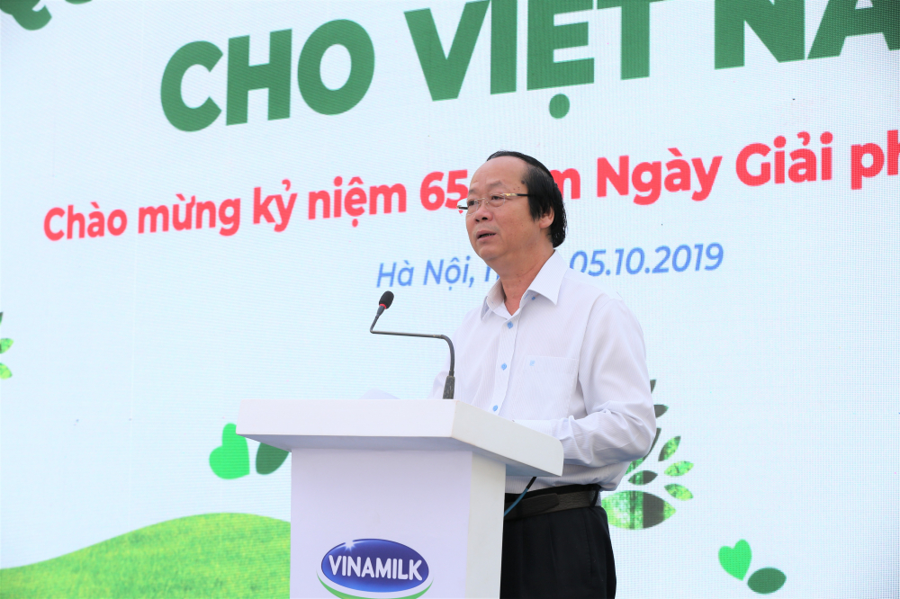  Ông Võ Tuấn Nhân – Thứ trưởng Bộ Tài nguyên và Môi trường chia sẻ hành trình 8 năm đồng hành cùng Vinamilk thực hiện chương trình Quỹ 1 triệu cây xanh cho Việt Nam.