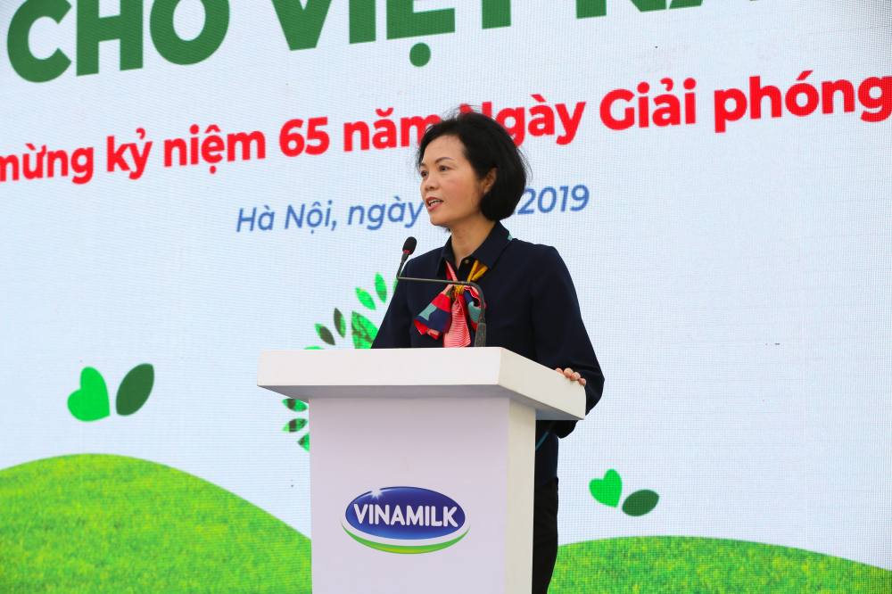  Bà Bùi Thị Hương – Giám đốc Điều hành Vinamilk mong muốn mang đến cơ hội phát triển toàn diện về thể chất, trí tuệ và môi trường sống xanh, sạch, đẹp cho trẻ em Việt Nam.