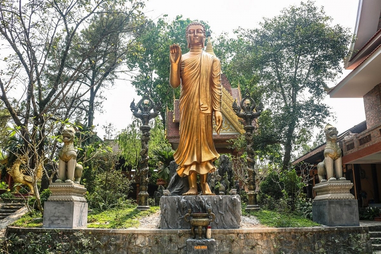  Hai tượng phật lớn tại chùa Thiền Lâm