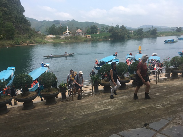 Quảng Bình đang phối hợp với các vị khách đi cùng chuyến bay với nhiều người nhiễm Covid - 19