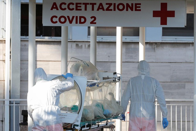  Hệ thống y tế của Italia quá tải vì dịch Covid-19. (Ảnh minh họa: Reuters)