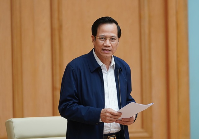 Bộ trưởng Lao động, Thương binh & Xã hội phát biểu tại cuộc họp.