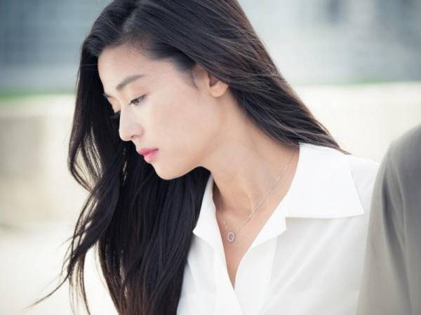 Khi chọn sống vô tâm, chị đã nghĩ đến lá đơn ly hôn - Ảnh minh họa: Internet
