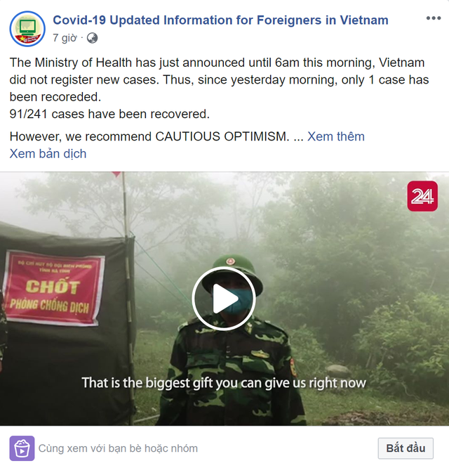 Các video ghi lại công tác chống dịch của lực lượng tuyến đầu cũng được nhóm làm phụ đề tiếng Anh để truyền tải đến bạn bè quốc tế.