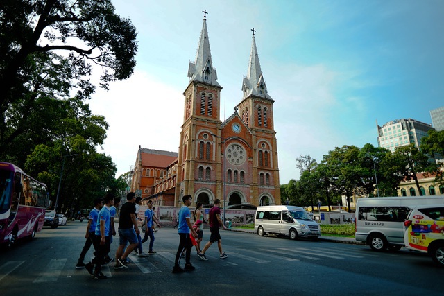  Nhà thờ Đức Bà được xây dựng vào năm 1877. Ảnh: Phạm Nguyễn