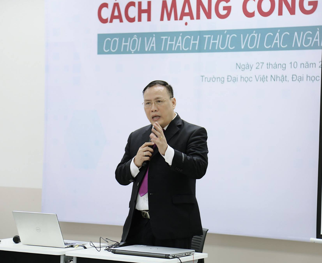  GS.TSKH Nguyễn Đình Đức, Trưởng Ban Đào tạo của ĐH Quốc gia Hà Nội