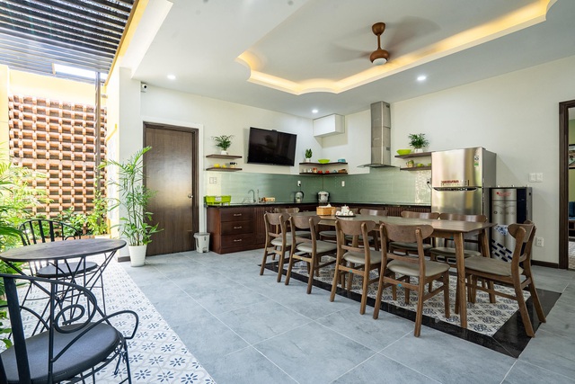 Ngôi nhà lát gạch bông - một loại gạch mang nét hoài cổ, rất phù hợp với nhà cổ Hội An.