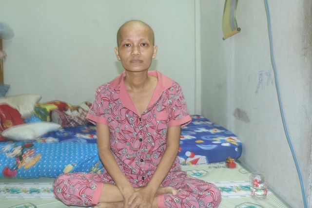  Chị Nguyễn Thị Ngọc Thanh mong báo Dân trí cùng các nhà hảo tâm giúp đỡ gia đình vượt qua khốn khó