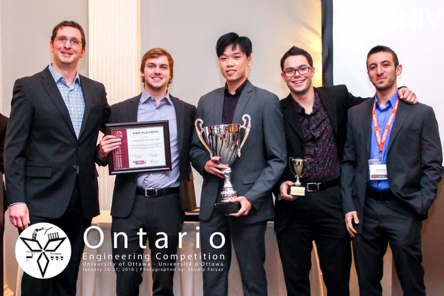 Nhóm Kiên giành vị trí số 1 trong Cuộc thi Kỹ thuật Ontario năm 2018 về Thiết kế Sáng tạo.