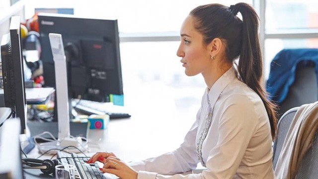 Thj trường việc làm đang cạnh tranh hết sức khắc nghiệt sau đại dịch Covid-19. Ảnh: CNBC.