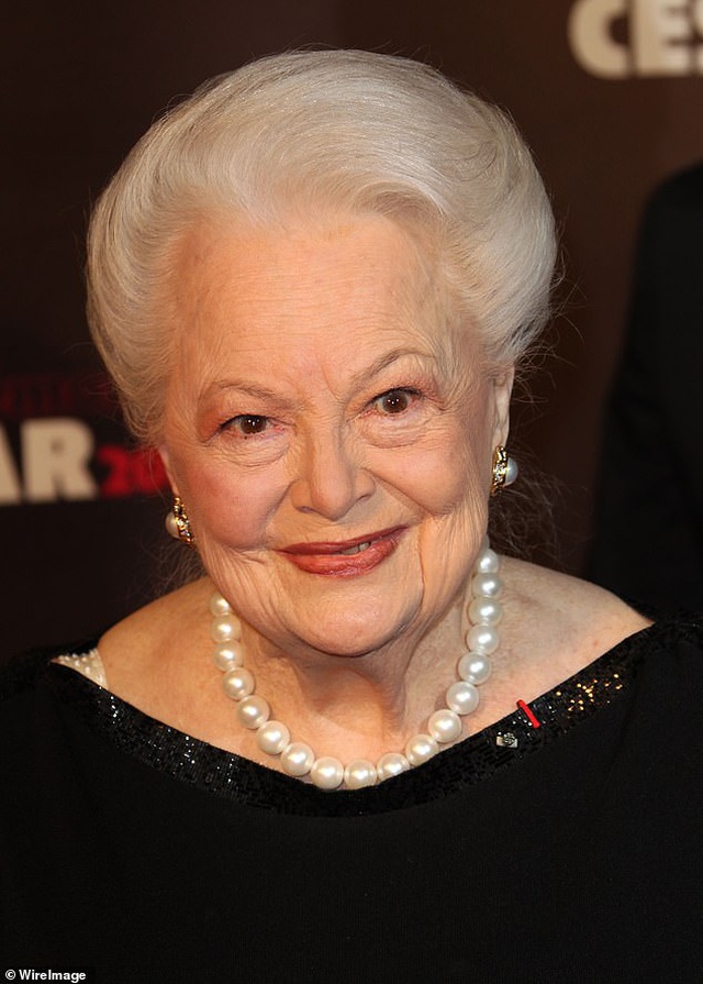  Nữ diễn viên “Cuốn theo chiều gió” vừa bước sang tuổi... 104