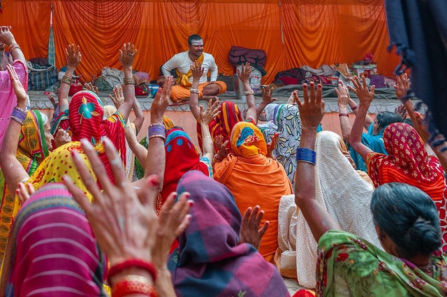  Tác giả Louise Waldron đến từ Anh chia sẻ bức “Niềm vui ở Varanasi” chụp tại Ấn Độ.