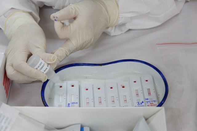Bộ kit xét nghiệm nhanh Covid-19