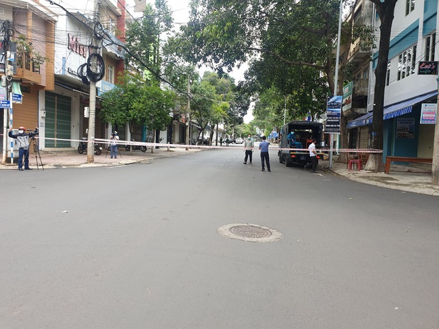 Hàng loạt tuyến đường bị phong tỏa