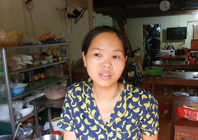  Chị Thủy, quê Nam Định, chủ 1 quán phở cách con ngõ bị cách ly khoảng 20 mét