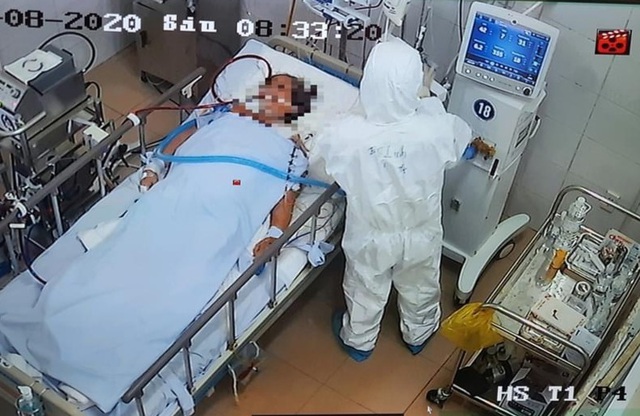 Bệnh nhân Covid-19 nặng được chăm sóc đặc biệt, tuy nhiên nhiều ca diễn biến nguy kịch do mang sẵn nhiều bệnh nền.
