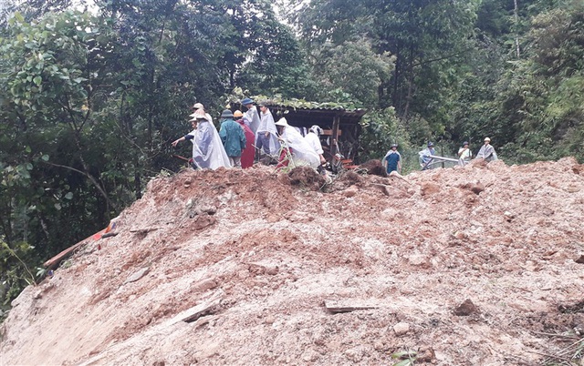  Hiên trường lở núi làm 4 người trong một gia đình bị vùi lấp sáng ngày 19/8. (Ảnh: UBND thị xã Sa Pa)