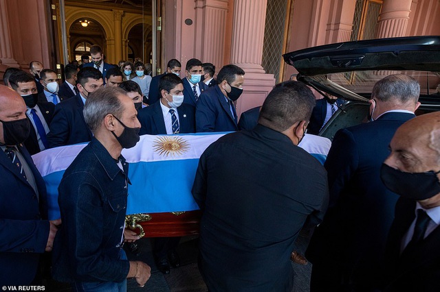  Với người dân Argentina, Maradona là biểu tượng bất diệt.