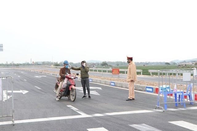 Chốt kiểm soát dịch tại Kinh Môn, tỉnh Hải Dương. (Ảnh: Mạnh Minh).