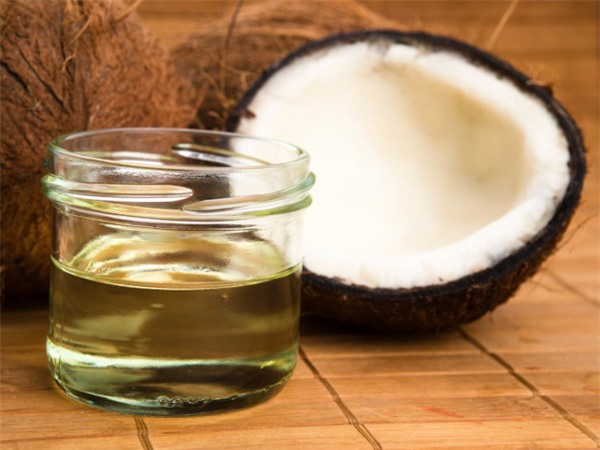  Dầu dừa giúp bạn chữa rạn da tại nhà.