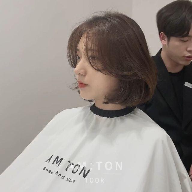 Kiểu tóc ngắn Hàn Quốc: Hãy khám phá kiểu tóc ngắn Hàn Quốc đang hot trend với sự năng động và trẻ trung. Từ công nghệ đỉnh cao đến sự sáng tạo trong cắt tóc, các stylist Hàn Quốc đã tạo ra những kiểu tóc độc đáo và ấn tượng. Hãy cùng nhìn ngắm hình ảnh để tìm được một phong cách mới cho bản thân.