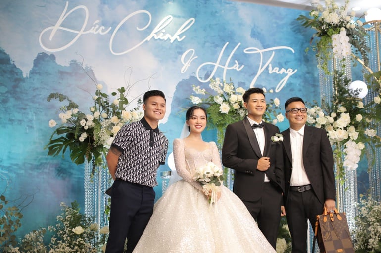  Cầu thủ Quang Hải bỗng trở thành tâm điểm trong đám cưới của bạn thân khi 