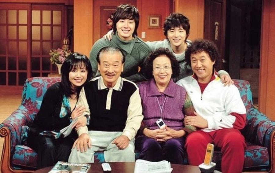  Gia đình trong mắt người trẻ Hàn Quốc không còn bó buộc với hình ảnh ông bà, bố mẹ và các con. Ảnh: MBC.