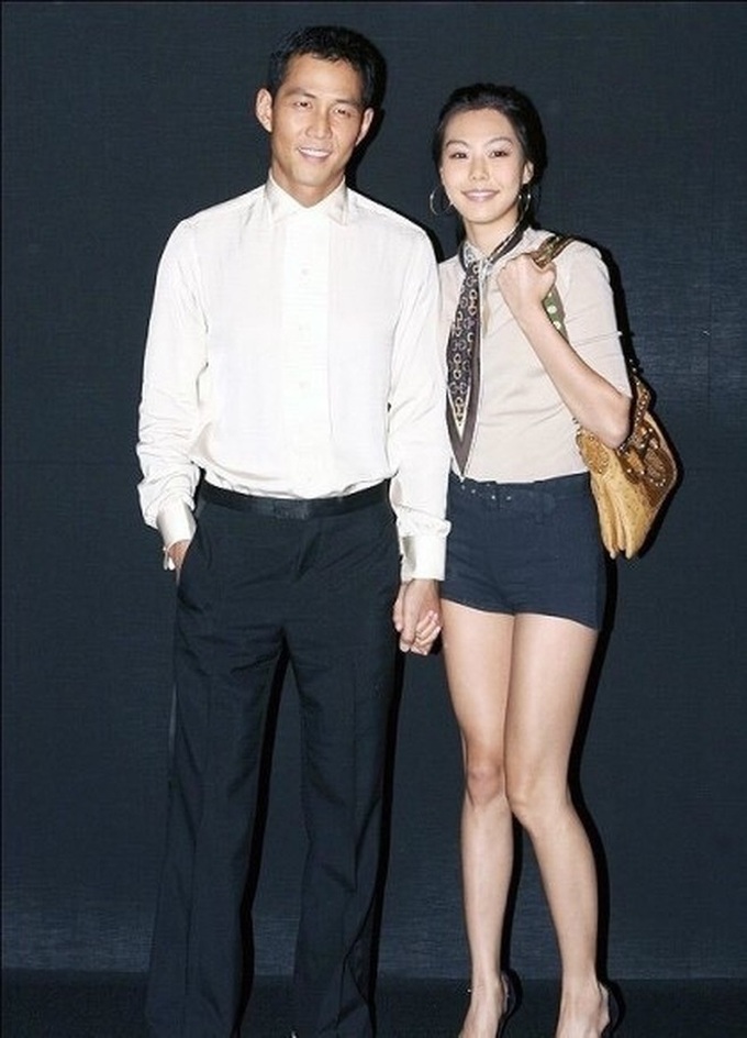  Lee Jung Jae từng hò hẹn với nữ diễn viên Kim Min Hee (Ảnh: Naver).