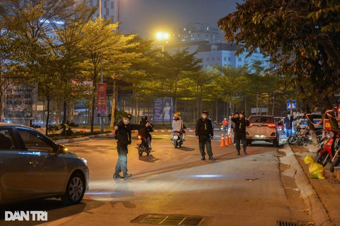  Nhiều chốt kiểm tra vi phạm nồng độ cồn được tổ chức trong dịp Tết Nguyên Đán 2023 nhằm đảm bảo an toàn giao thông (Ảnh: Nguyễn Hải).