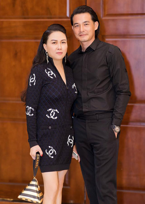  Phượng Chanel cho biết đã chia tay Quách Ngọc Ngoan 2 năm trước.