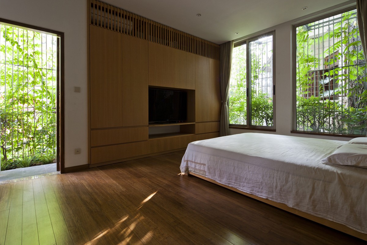  Phòng ngủ thoáng đãng và xanh mát. Nguồn ảnh: Hiroyuki Oki