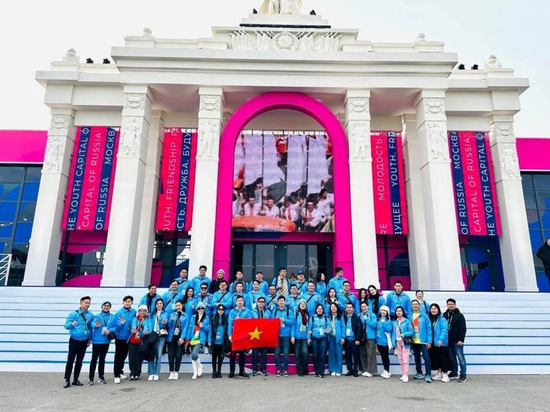   Nguyễn Nhật Linh cùng với hơn 100 thanh niên Việt Nam tham gia Liên hoan Thanh niên thế giới năm 2024.
