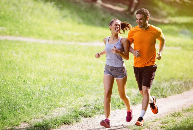 Việc tham gia vào hoạt động thể chất như thể dục, thể thao mang lại nhiều lợi ích cho sức khỏe (Ảnh minh họa: Getty).   