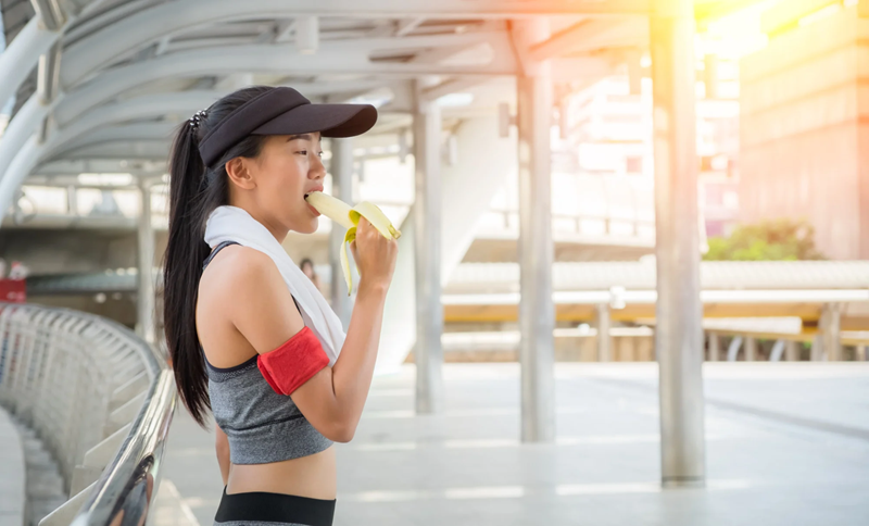  Theo Sodhi, chế độ ăn kiêng chuối buổi sáng có thể là bước khởi đầu tốt cho hành trình giảm cân. Ảnh: Shutterstock