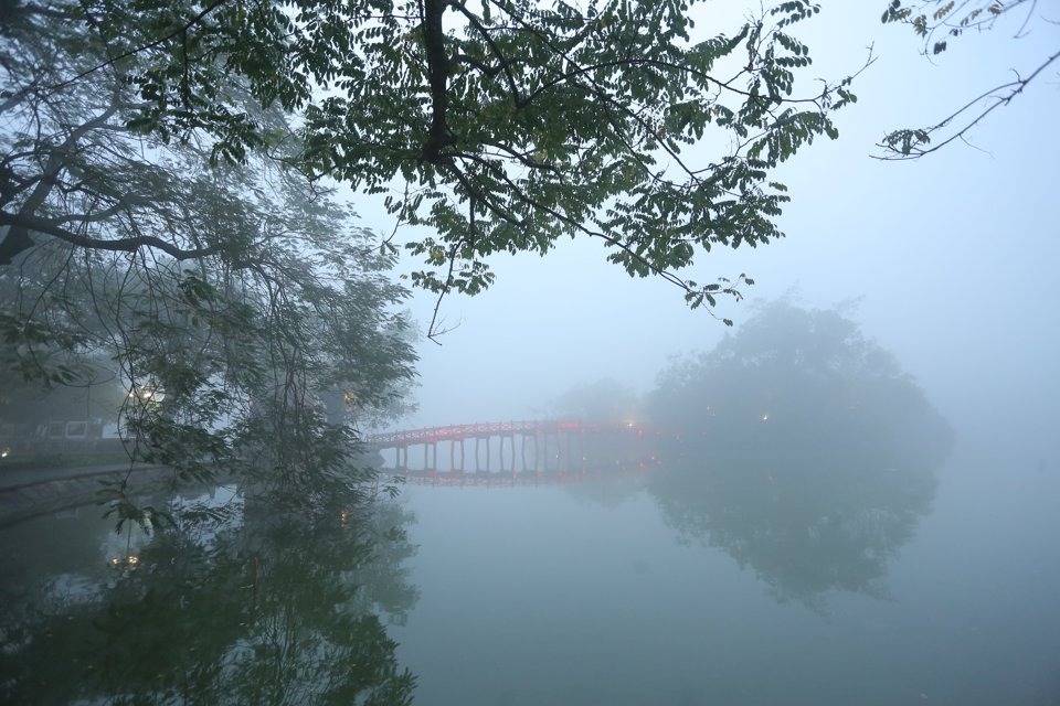  Dự báo thời tiết ngày 28/3/2024: Hà Nội có mưa vài nơi, sáng sớm có sương mù, trưa chiều hửng nắng. Ảnh: Văn Trọng